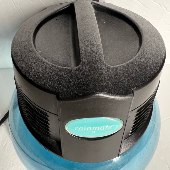 IL Black and Blue Air Purifier by Rainbow Vacuum - Picture 3 of 9